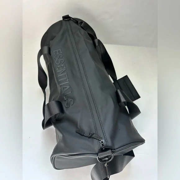 新品 FEAR OF GOD ESSENTIALS Duffel Bag Fear of God ESSENTIALS Duffle Bag Fear Of God Essentials